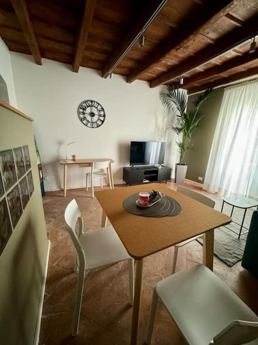 Splendido Bilocale In Via Madonnina, Zona Brera Apartment Милано Екстериор снимка